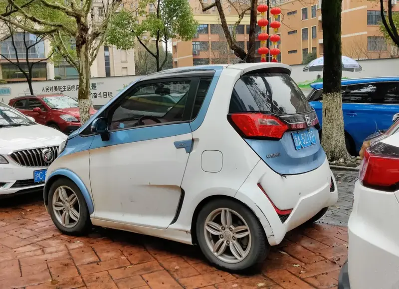 Zotye E200 E200 24.5 kWh (82 bg) - görsel 2