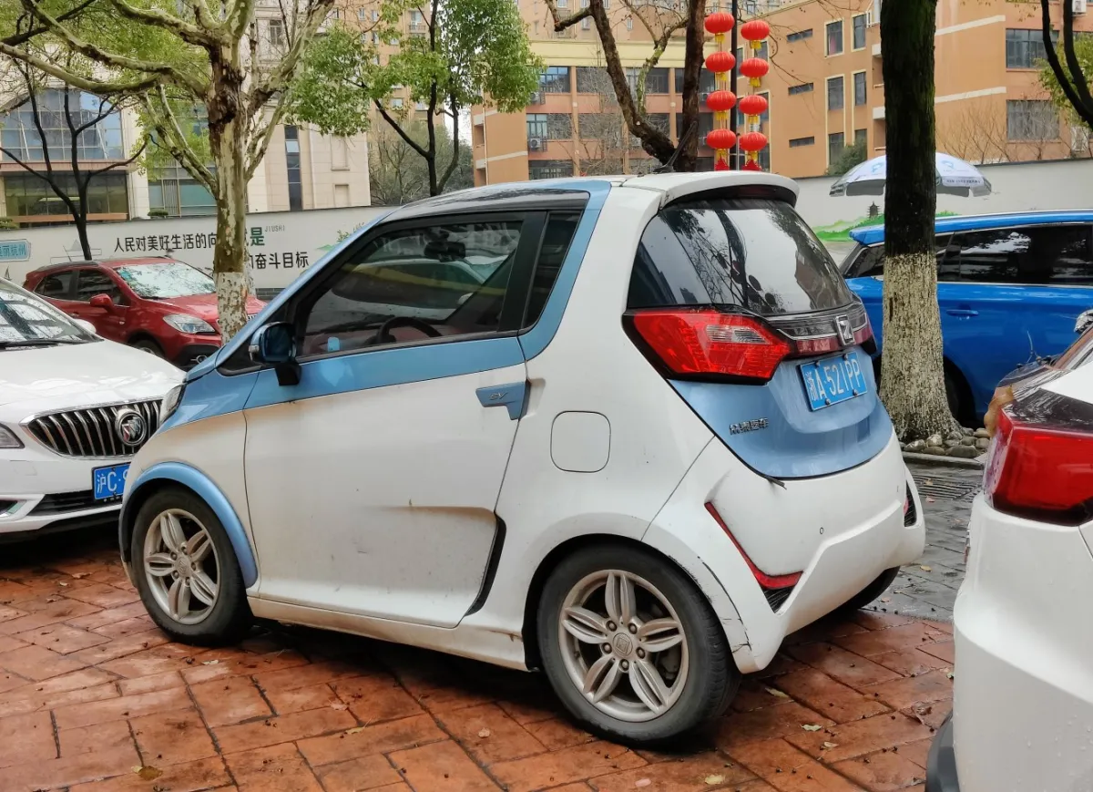 Zotye E200 E200 24.5 kWh (82 bg) - görsel 2