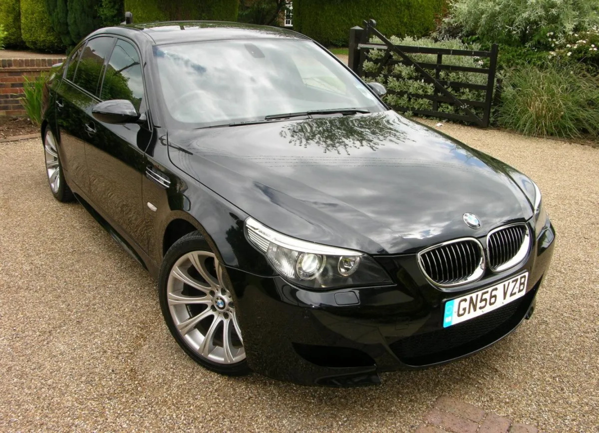 BMW M5 M5 (E60)