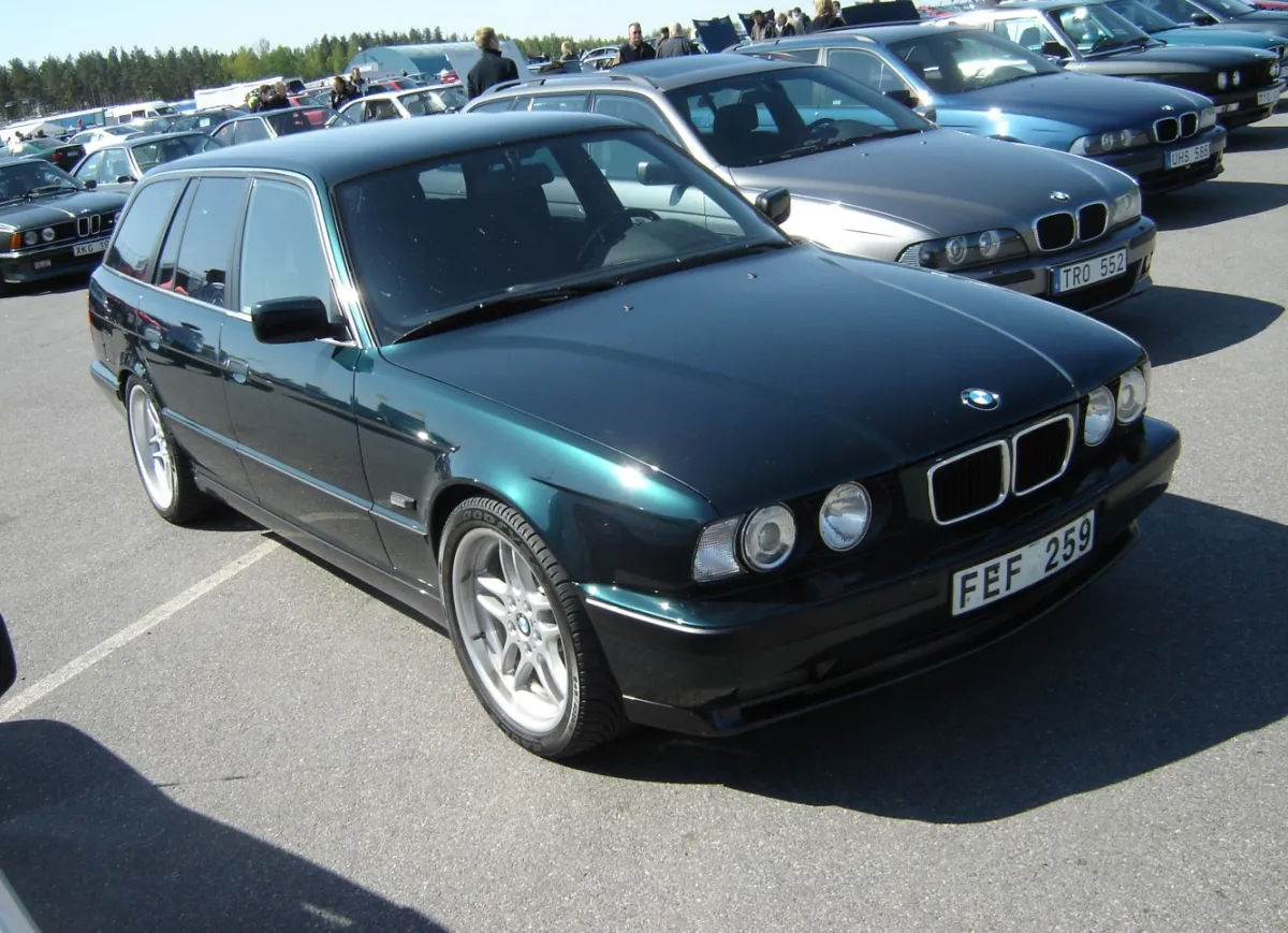 BMW M5 M5 Touring (E34)