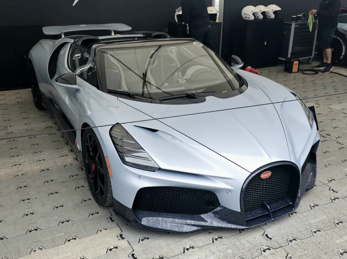 Bugatti - 6