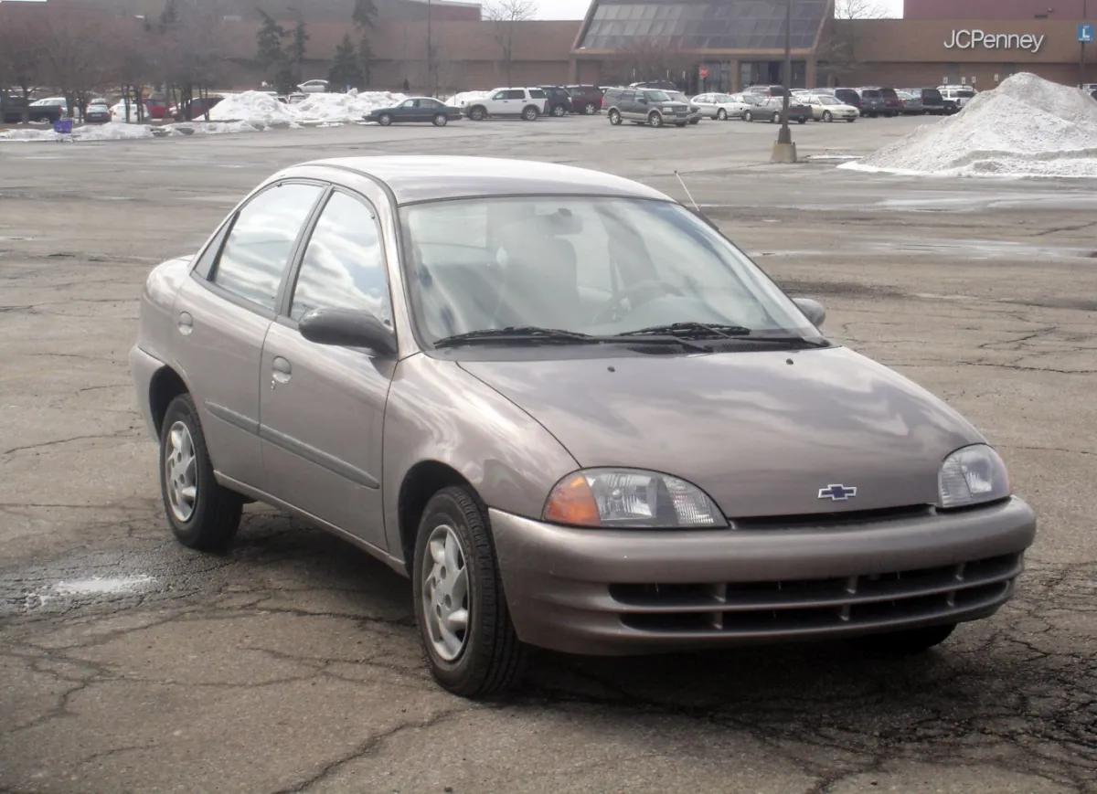 Chevrolet Metro Metro Sedan (MR226)