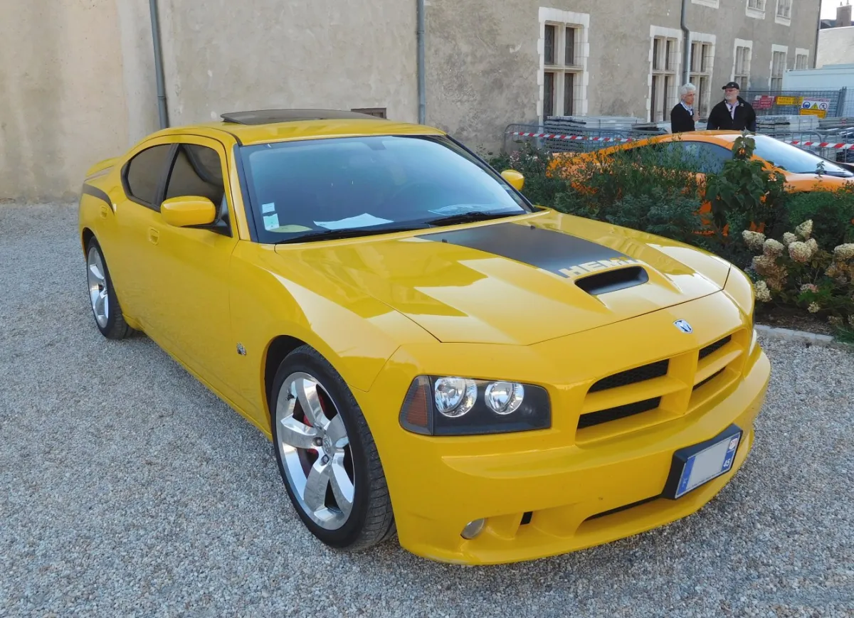 Dodge Charger Charger VI (LX)