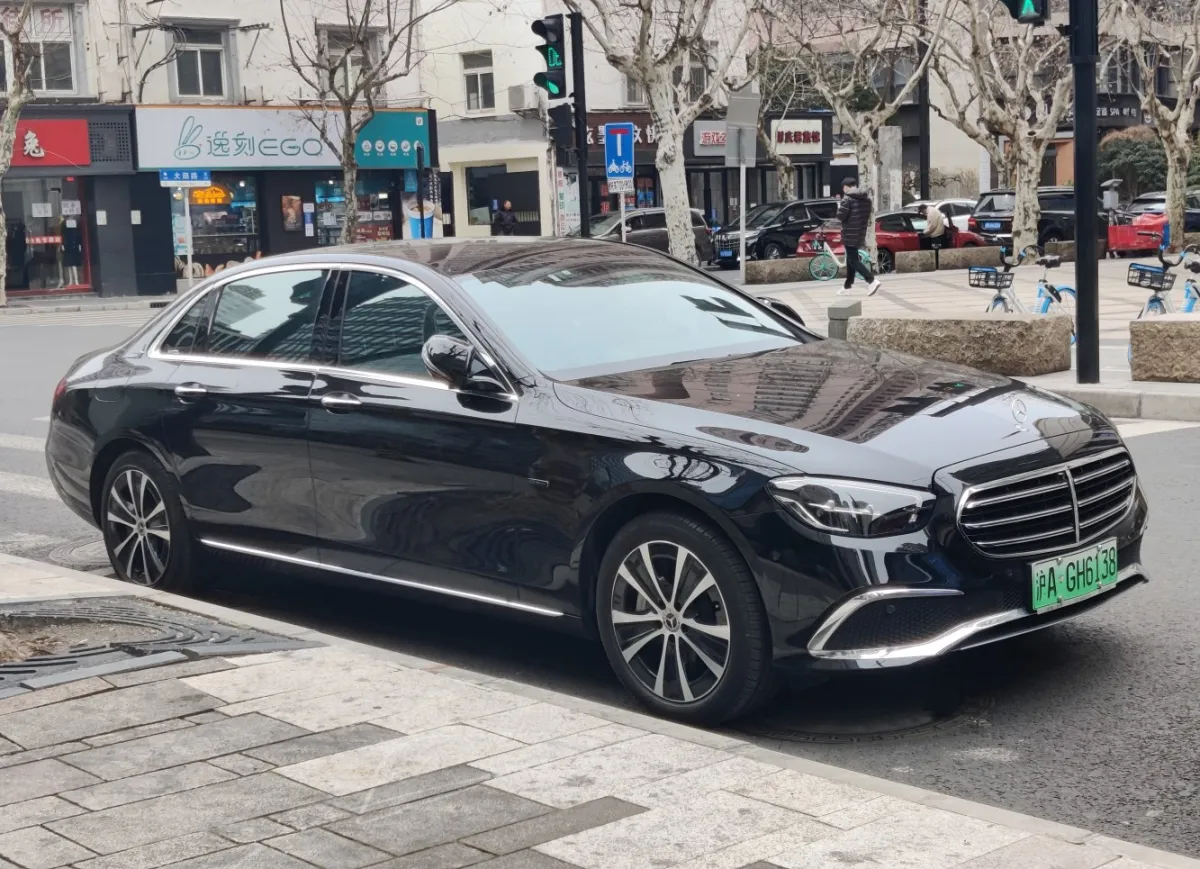 Mercedes-Benz E-Serisi E-Serisi Long (V213, facelift 2020)