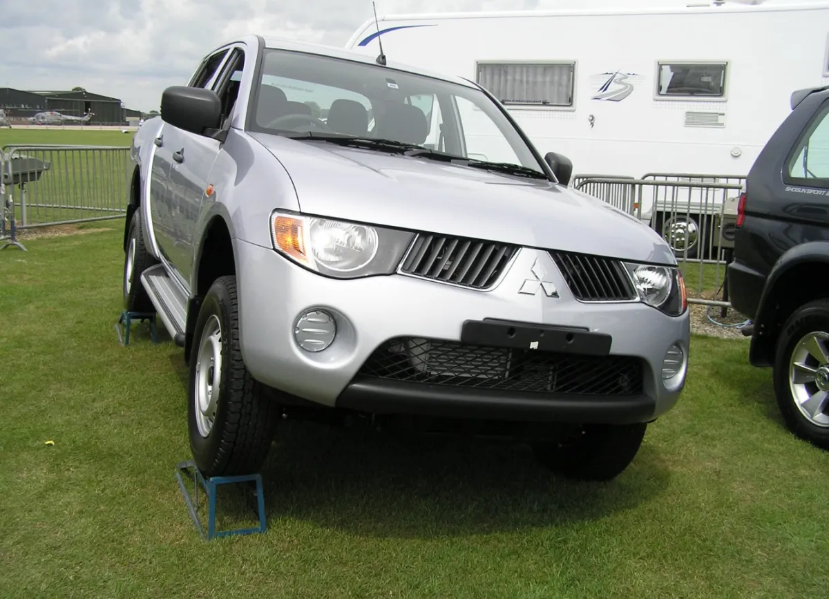 Mitsubishi L200 L200 IV Double Cab