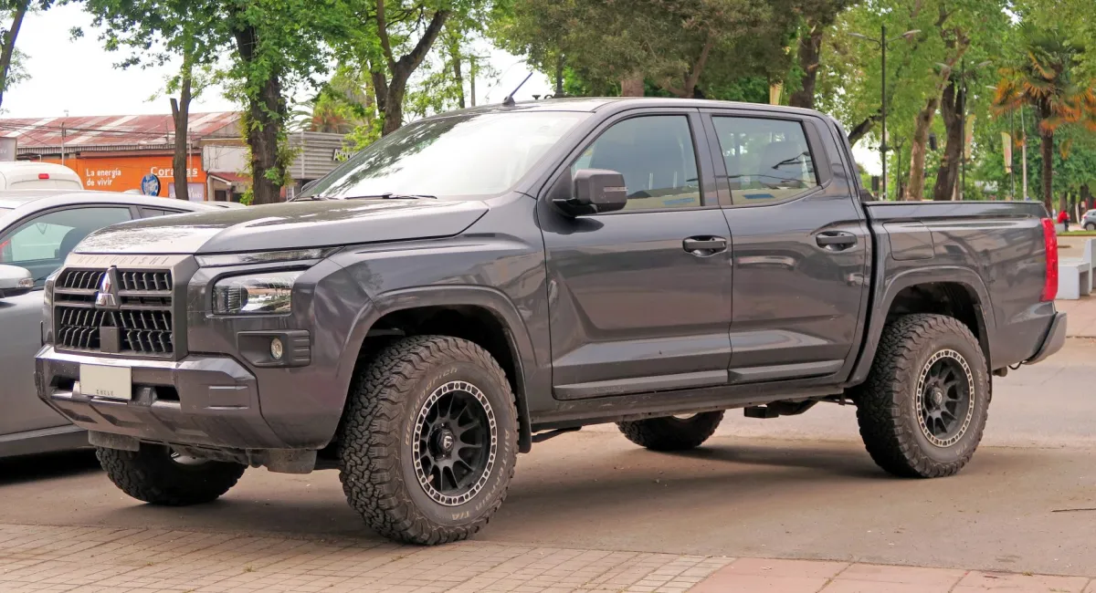 Mitsubishi L200 L200 V Double Cab