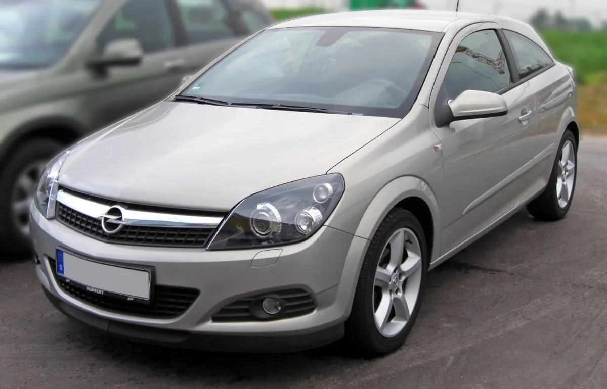 Opel Astra Astra H GTC (facelift 2007)