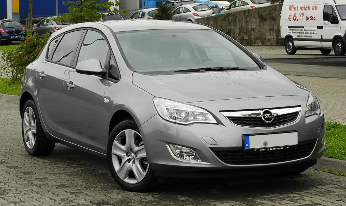 Opel Astra Astra J