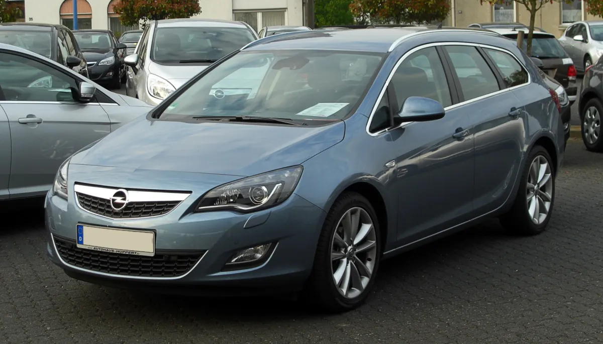 Opel Astra Astra J Sports Tourer