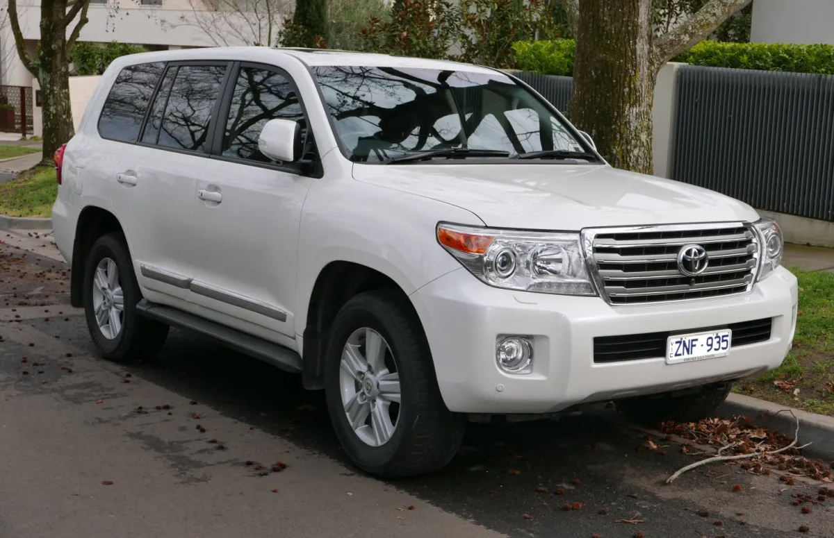 Toyota Land Cruiser Land Cruiser (J200, facelift 2013)