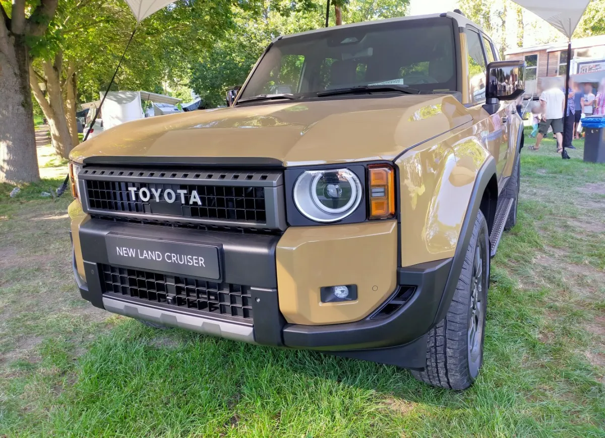 Toyota Land Cruiser Land Cruiser (J250)