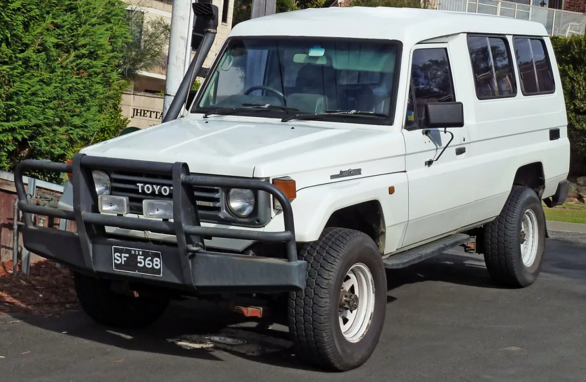 Toyota Land Cruiser Land Cruiser (J75)